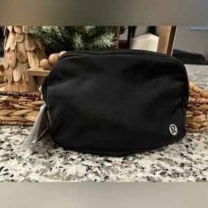 Lululemon belt bag 1L
